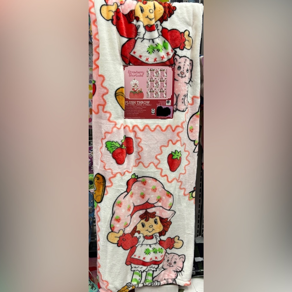 Strawberry shortcake plush blanket 🍓 viral rare